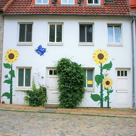Zentrale Anker Im Sonnenblumenhaus * フレンスブルク
