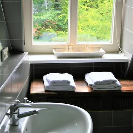 Zentrale Anker Im Sonnenblumenhaus